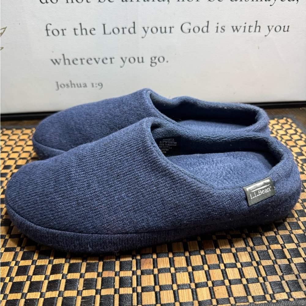 L.L. Bean Blue Women's Slippers SZ 9- Box 15 - Picture 3 of 5